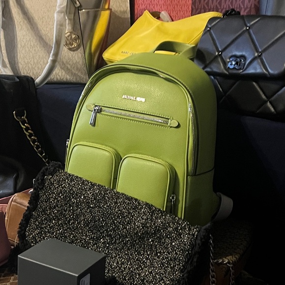 MK Green - Picture 1 of 1